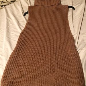 Sleeveless fashion top